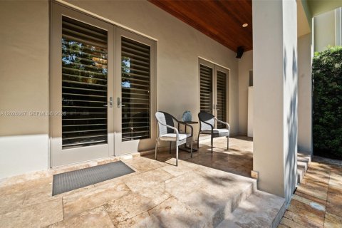 Townhouse in Miami, Florida 3 bedrooms, 248.79 sq.m. № 2189550 - photo 26