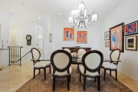 Townhouse in Miami, Florida 3 bedrooms, 248.79 sq.m. № 2189550 - photo 4
