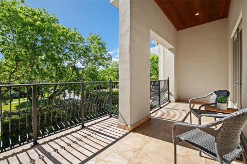 Townhouse in Miami, Florida 3 bedrooms, 248.79 sq.m. № 2189550 - photo 17
