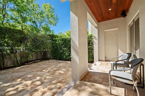 Townhouse in Miami, Florida 3 bedrooms, 248.79 sq.m. № 2189550 - photo 27