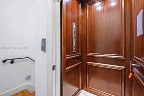 Townhouse in Miami, Florida 3 bedrooms, 248.79 sq.m. № 2189550 - photo 14