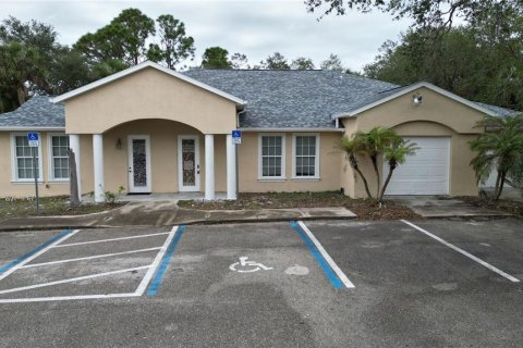 Commercial property in Port Charlotte, Florida № 1522862 - photo 3