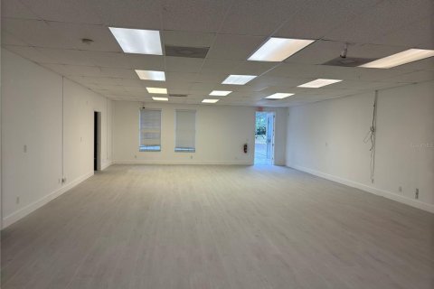 Commercial property in Port Charlotte, Florida № 1522862 - photo 4