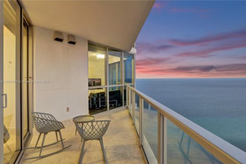 Copropriété à vendre à Hollywood, Floride: 3 chambres, 196.49 m2 № 2194380 - photo 25