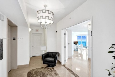 Copropriété à vendre à Hollywood, Floride: 3 chambres, 196.49 m2 № 2194380 - photo 17