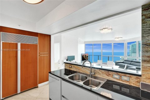 Copropriété à vendre à Hollywood, Floride: 3 chambres, 196.49 m2 № 2194380 - photo 13