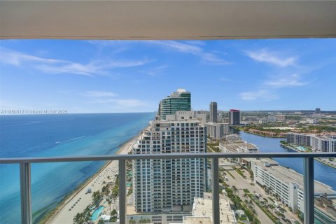 Copropriété à vendre à Hollywood, Floride: 3 chambres, 196.49 m2 № 2194380 - photo 7