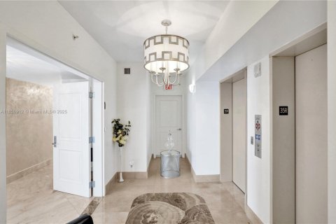 Copropriété à vendre à Hollywood, Floride: 3 chambres, 196.49 m2 № 2194380 - photo 18
