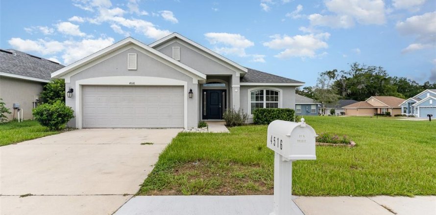 House in Ocala, Florida 4 bedrooms, 172.8 sq.m. № 1834573