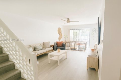 Townhouse in North Lauderdale, Florida 3 bedrooms, 163.04 sq.m. № 2069346 - photo 16