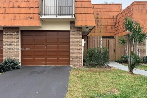 Townhouse in North Lauderdale, Florida 3 bedrooms, 163.04 sq.m. № 2069346 - photo 3