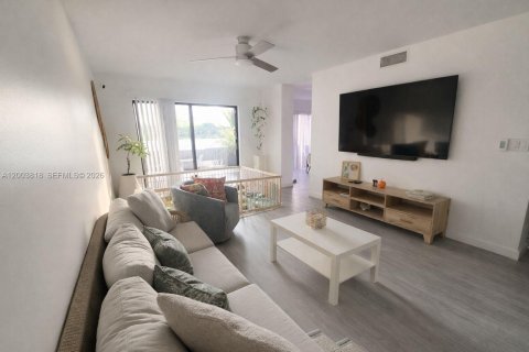 Townhouse in North Lauderdale, Florida 3 bedrooms, 163.04 sq.m. № 2069346 - photo 6