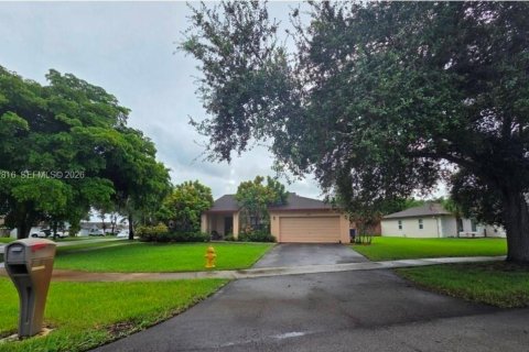 Casa en Cooper City, Florida 3 dormitorios, 143.16 m2 № 2407793