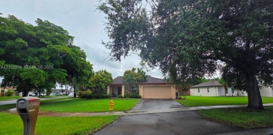 Casa en Cooper City, Florida 3 dormitorios, 143.16 m2 № 2407793