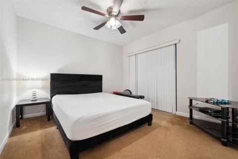 Townhouse in Lighthouse Point, Florida 2 bedrooms, 94.76 sq.m. № 1867009 - photo 10