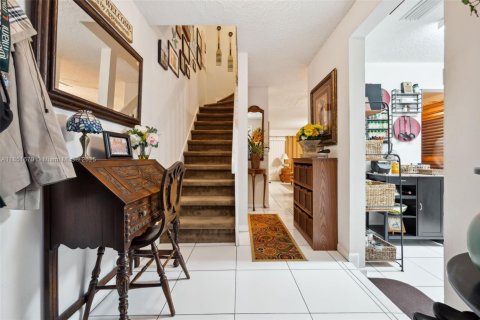 Townhouse in Lighthouse Point, Florida 2 bedrooms, 94.76 sq.m. № 1867009 - photo 2