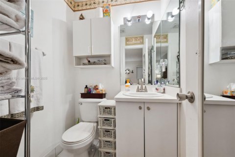 Townhouse in Lighthouse Point, Florida 2 bedrooms, 94.76 sq.m. № 1867009 - photo 13