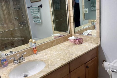 Copropriété à louer à Hollywood, Floride: 2 chambres, 78.69 m2 № 1867589 - photo 18
