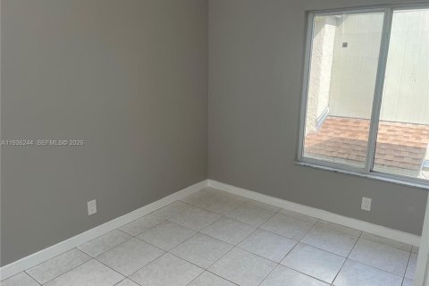 Купить кондоминиум в Тамарак, Флорида 3 спальни, 114.27м2, № 1994412 - фото 22