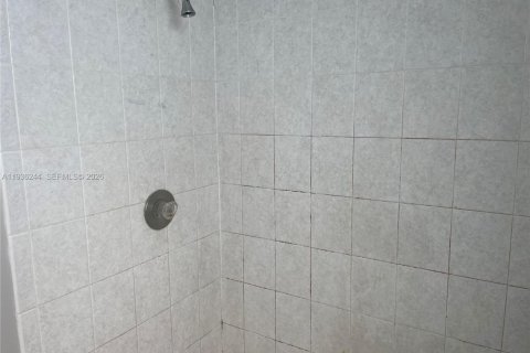 Купить кондоминиум в Тамарак, Флорида 3 спальни, 114.27м2, № 1994412 - фото 30