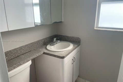 Купить кондоминиум в Тамарак, Флорида 3 спальни, 114.27м2, № 1994412 - фото 28