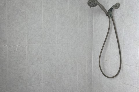 Купить кондоминиум в Тамарак, Флорида 3 спальни, 114.27м2, № 1994412 - фото 27