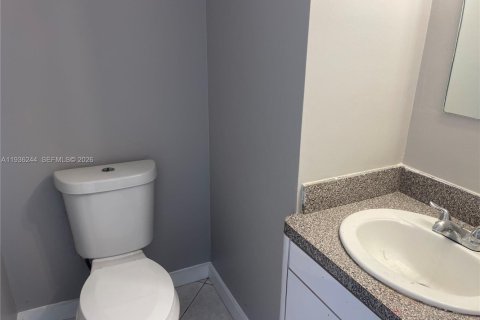 Купить кондоминиум в Тамарак, Флорида 3 спальни, 114.27м2, № 1994412 - фото 17