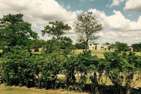 Купить кондоминиум в Тамарак, Флорида 3 спальни, 114.27м2, № 1994412 - фото 12