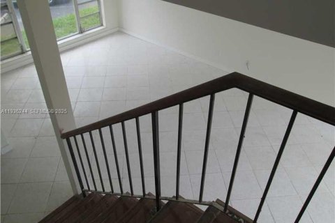 Купить кондоминиум в Тамарак, Флорида 3 спальни, 114.27м2, № 1994412 - фото 8