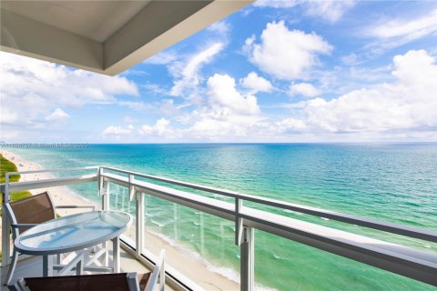 Condominio en Miami Beach, Florida, 1 dormitorio  № 2090277