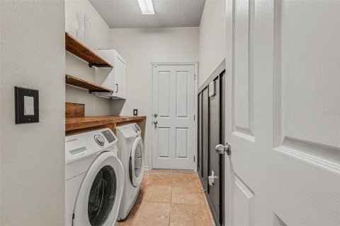 Casa en venta en San Antonio, Florida, 4 dormitorios, 243.68 m2 № 2377559 - foto 24