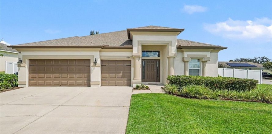 Casa en San Antonio, Florida 4 dormitorios, 243.68 m2 № 2377559
