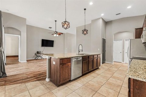 Casa en venta en San Antonio, Florida, 4 dormitorios, 243.68 m2 № 2377559 - foto 11