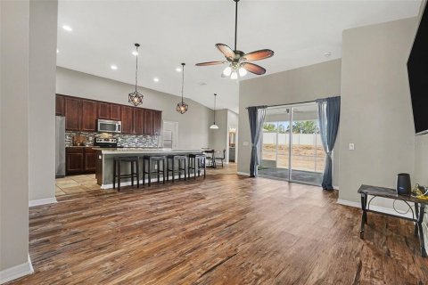 Casa en venta en San Antonio, Florida, 4 dormitorios, 243.68 m2 № 2377559 - foto 9