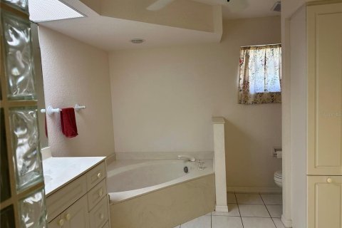 House in Port Charlotte, Florida 3 bedrooms, 198.44 sq.m. № 1812732 - photo 28