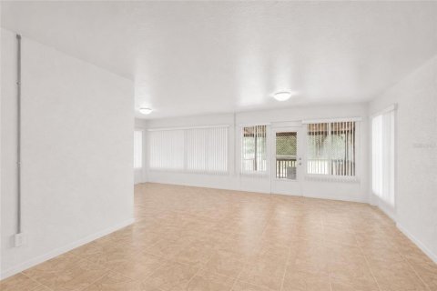 Villa ou maison à vendre à Dunnellon, Floride: 4 chambres, 278.61 m2 № 2156002 - photo 16