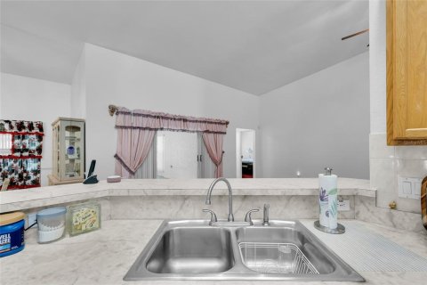 Villa ou maison à vendre à Dunnellon, Floride: 4 chambres, 278.61 m2 № 2156002 - photo 20