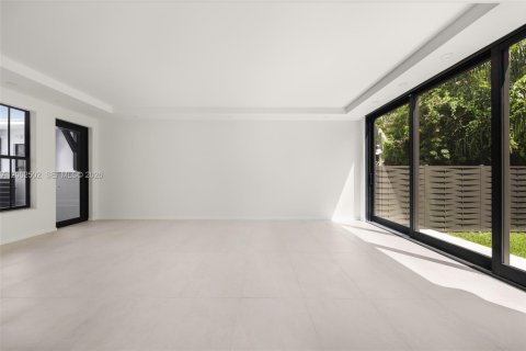 Adosado en alquiler en Pinecrest, Florida, 4 dormitorios, 265.51 m2 № 2066574 - foto 12