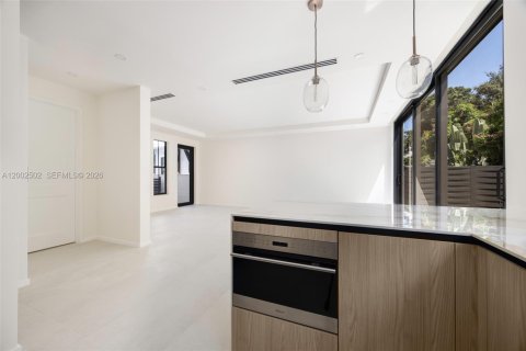 Adosado en alquiler en Pinecrest, Florida, 4 dormitorios, 265.51 m2 № 2066574 - foto 10