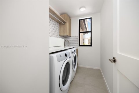 Adosado en alquiler en Pinecrest, Florida, 4 dormitorios, 265.51 m2 № 2066574 - foto 23