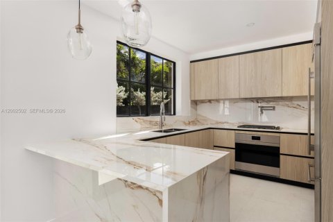 Adosado en alquiler en Pinecrest, Florida, 4 dormitorios, 265.51 m2 № 2066574 - foto 7