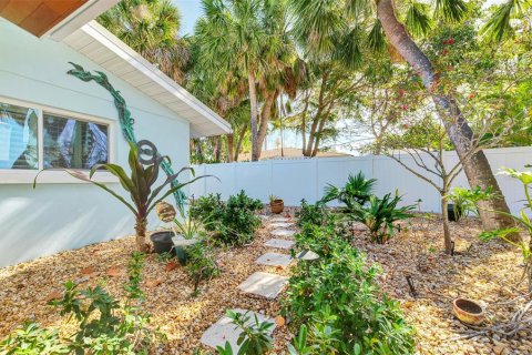 Villa ou maison à louer à Sarasota, Floride: 3 chambres, 188.59 m2 № 2124985 - photo 23