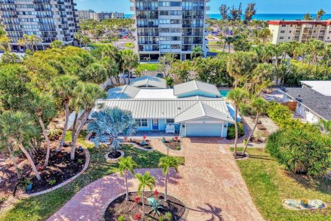 Villa ou maison à louer à Sarasota, Floride: 3 chambres, 188.59 m2 № 2124985 - photo 2