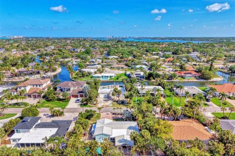 Villa ou maison à louer à Sarasota, Floride: 3 chambres, 188.59 m2 № 2124985 - photo 27