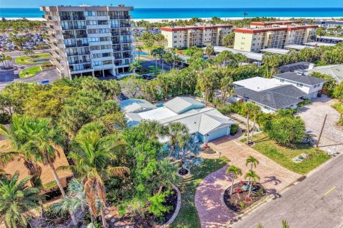Villa ou maison à louer à Sarasota, Floride: 3 chambres, 188.59 m2 № 2124985 - photo 3