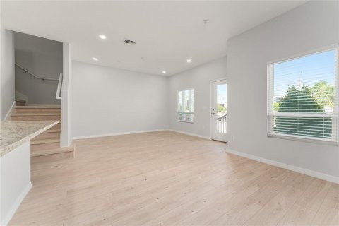 Townhouse in Sanford, Florida 3 bedrooms, 146.32 sq.m. № 1751058 - photo 8