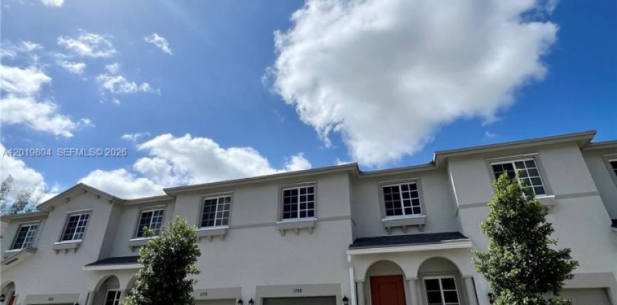 Touwnhouse à Miami Gardens, Floride 4 chambres, 148.83 m2 № 2153719