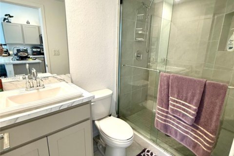 Touwnhouse à vendre à Miami Gardens, Floride: 4 chambres, 148.83 m2 № 2153719 - photo 18