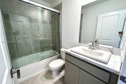 Touwnhouse à vendre à Miami Gardens, Floride: 4 chambres, 148.83 m2 № 2153719 - photo 8