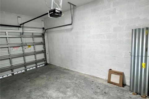 Touwnhouse à vendre à Miami Gardens, Floride: 4 chambres, 148.83 m2 № 2153719 - photo 14